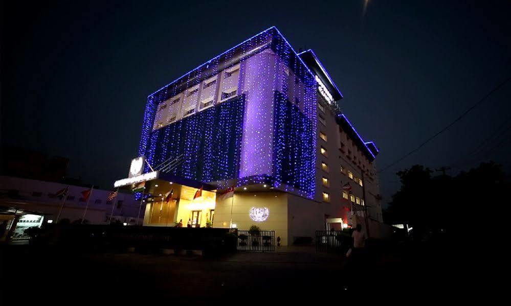 Goutham Grand Hotel - Tenali Vijayawāda Exterior photo